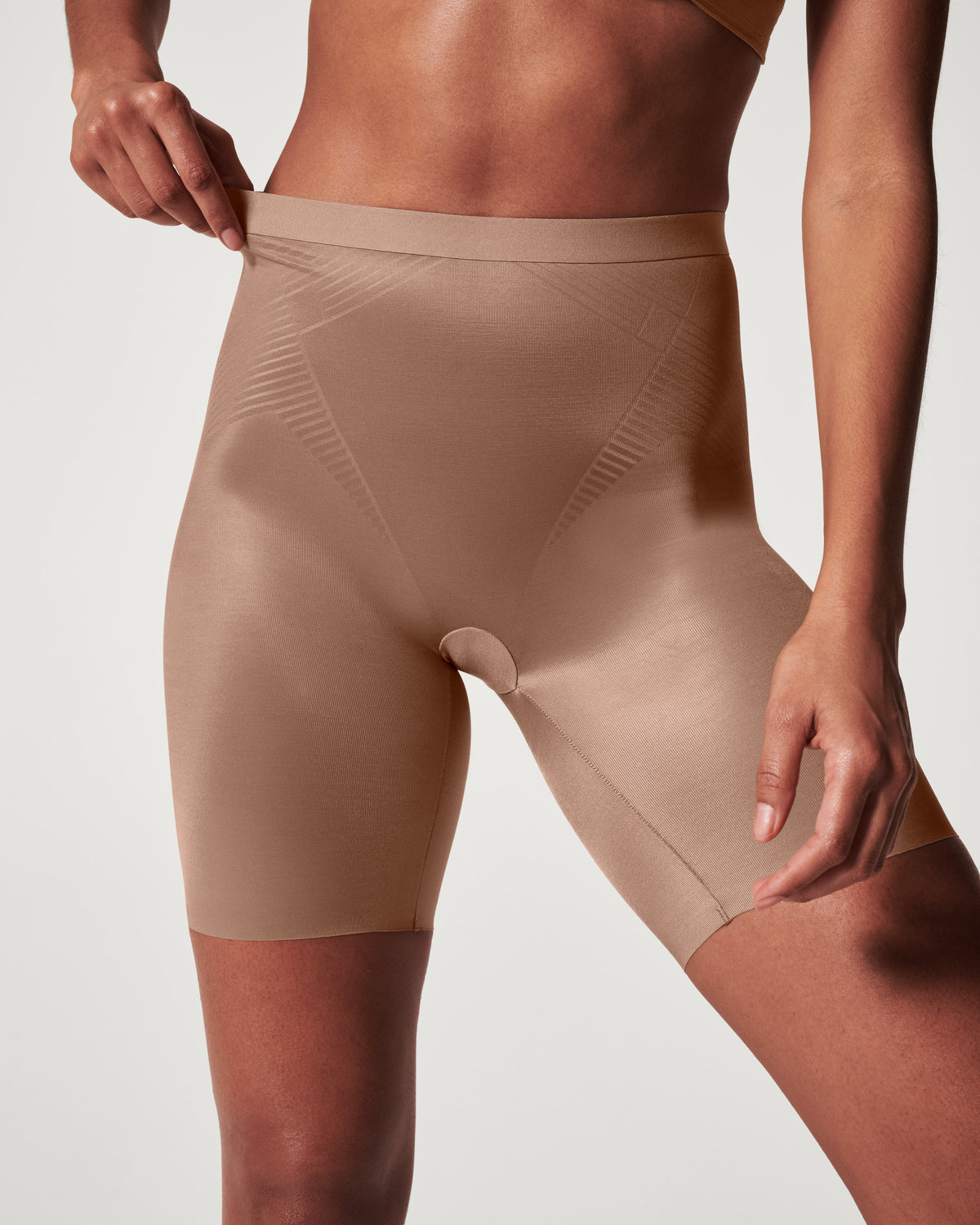 Mid-Thigh Short