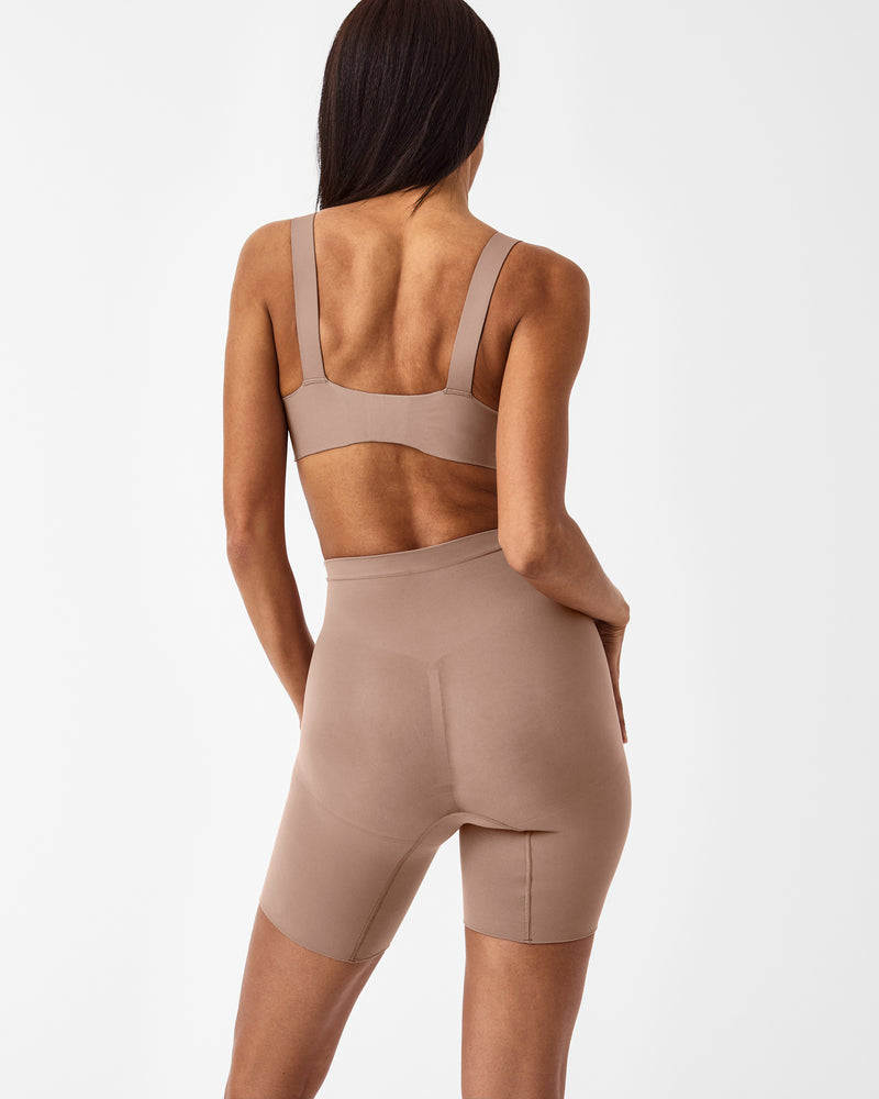 Mid-Thigh Short
